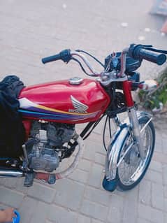 CG 125 2010 red colour