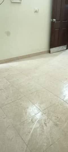 4bed dd 5th floor pent house with roof sachal goth near dow hospital