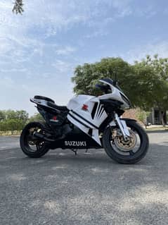 SUZUKI GSX-R 1000|MODEL 1985||THRILLING MACHINE||HEAVY & SPORTS BIKE|