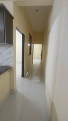3bed lounge 3rd floor like new sachal goth near dow hospital
