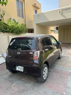 Daihatsu Mira 2011