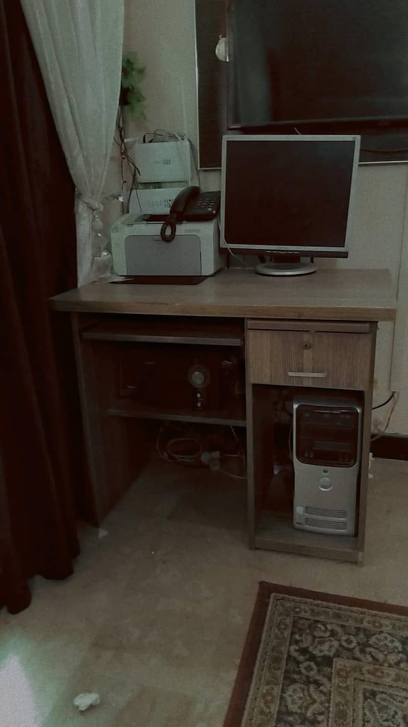 computer gaming table (only table ) 1