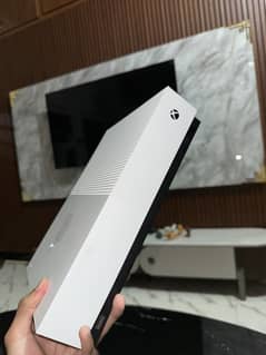 XBOX ONE S | 1 TB w apple sticker