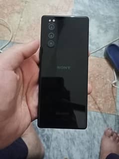 This is Sony Experia 5 MARK 1 8/10 condition pta approved only one mo