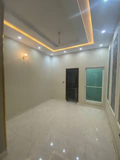 BRAND NEW LUXURIOUS DOUBLE STOREY HOUSEFORRENT