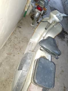 Vespa 1969 Model - Classic ride in running condition