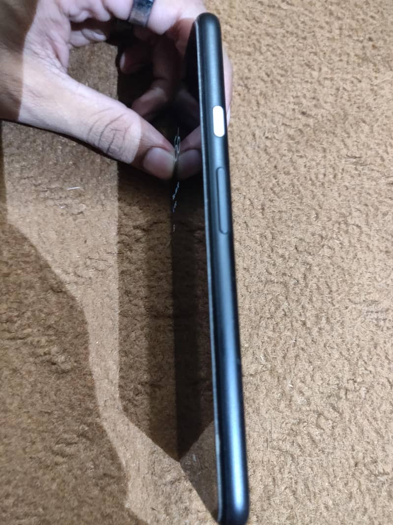 google Pixel 4xl new condition with box 3