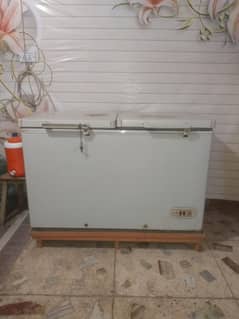 Dawlance deep freezer