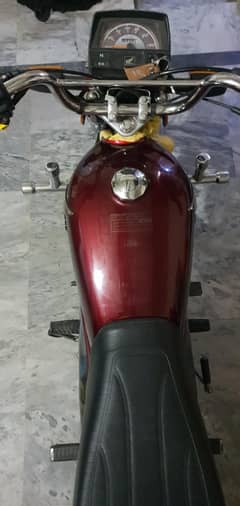 urjent fir sale honda 70 2024 model   140000    cntnt 03027207540
