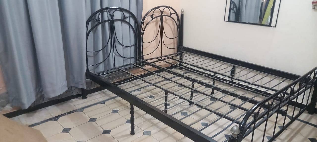 Iron Bed  with one mirror and two site tables in very good condition 3