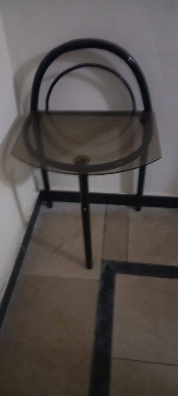 Iron Bed  with one mirror and two site tables in very good condition 8