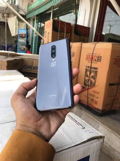 OnePlus 7 Pro Shade in display