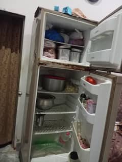 Urgent Sale Dawlence freezer medium size