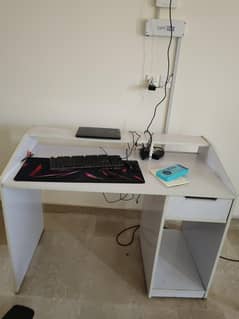 Gaming Table in White color