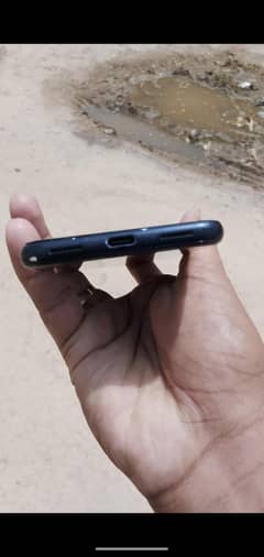 google pixel 4 128 gb memory sim ni chalti lakin patch ho sakti ha