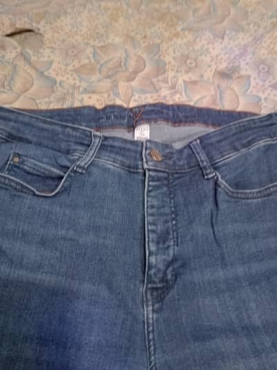 jeans pents lots ka mall he minimum order 150 jeans he