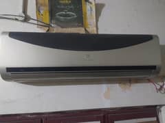 Dawlance split Ac