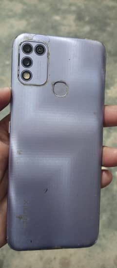 hot 11 play 3:32 with box open rapear ki gaudnty not open 6000 battery