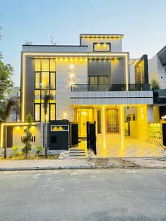 One Kanal House For Rent
