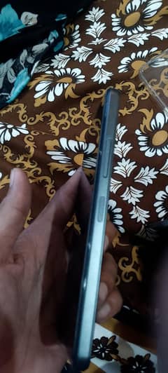 hmd aura2 4gb256 hai one month bhi use nahi huwa hai