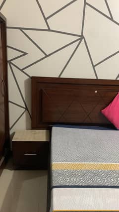 Bed room set in good condition & Heavy weight.
