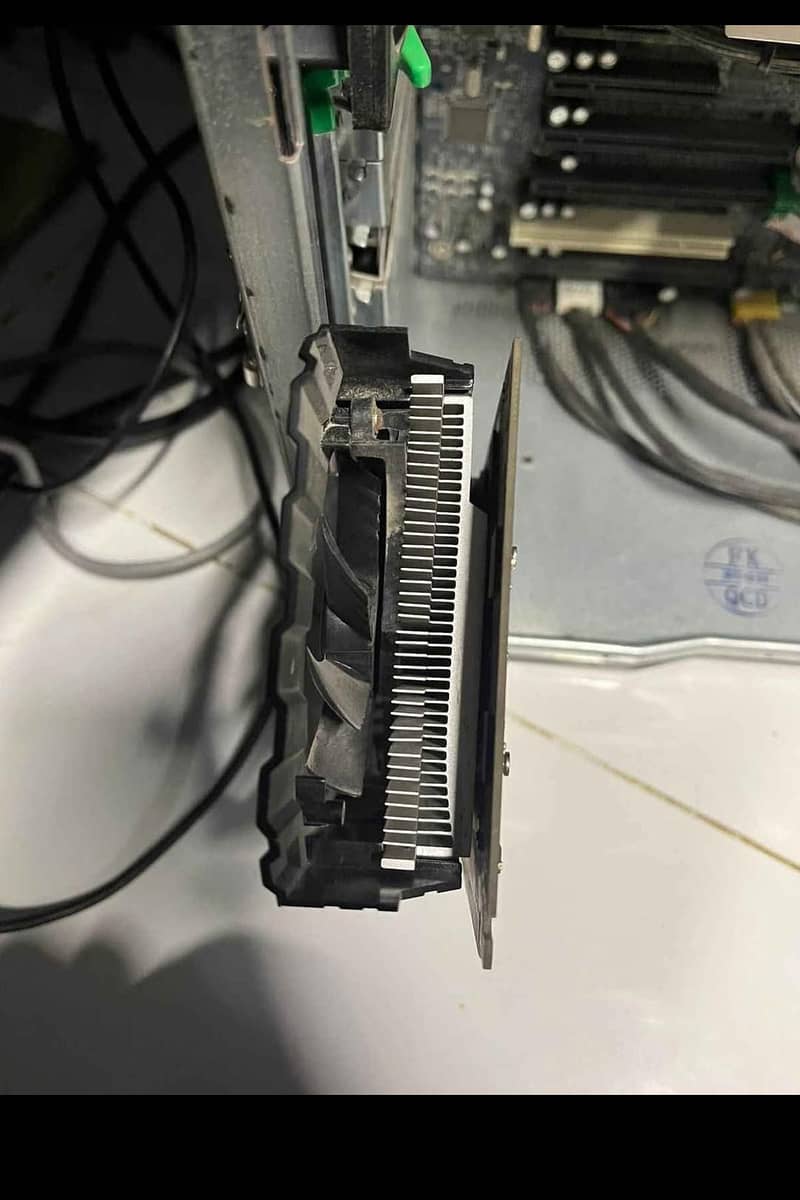 Nvidia GeForce GTX 750 DDR5 (Gaming Graphics Card) 1
