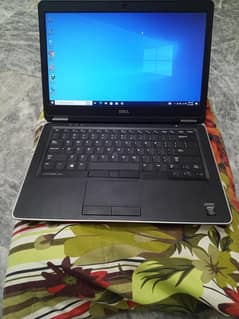 Core i5 generation 4 4gb ram original Kingston 128gb SSD  10/10 he