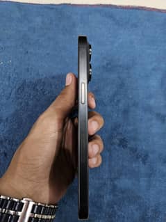 iPhone 15 pro max Black titanium