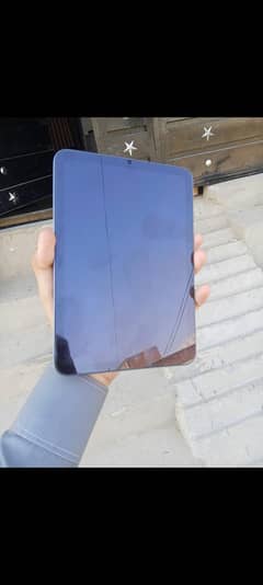 ipad mini 6 10/10 condition with original charger