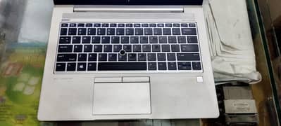 HP nee logo Core I7/8gen 16gb/256ssd