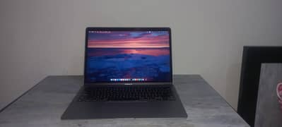 Apple MacBook Air (M1, 2020) – 13.3" Retina, 8GB RAM, 256GB SSD