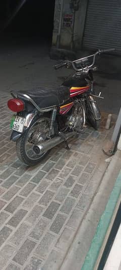 honda125  Lahore nmber Laga Howa habike bilkul ok ha Chak karwa la