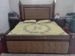 Bed with 2 side table & dressing table