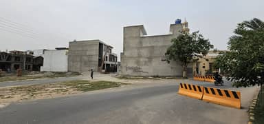 6 Marla 176sqft Corner Plot for Sale