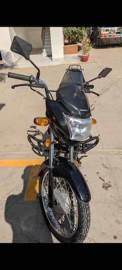 Honda pridor registered 1st owner Karachi number  only interested