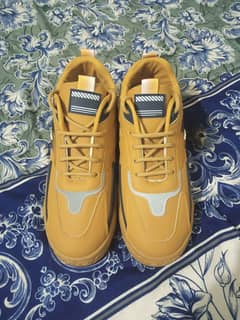 like new size 8 or 9 b a Jay ga