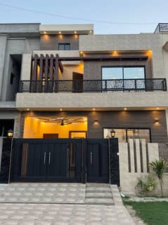 Central park A1 block 5 Marla ultra modern design house available for sale prime location near tooo park and Masjid. .