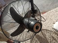 wall mounted bracket fan