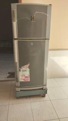 Dawlance Fridge Medium