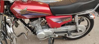 Honda CG 125cc model 2001 03254983044 call and WhatsApp number