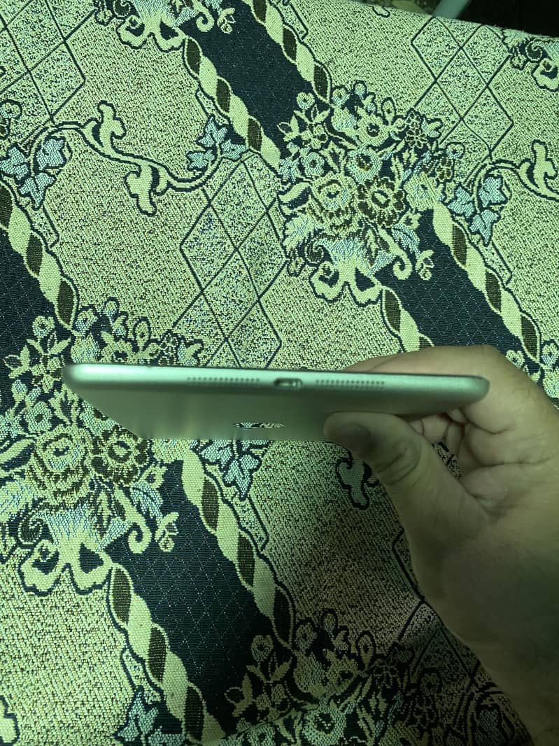 ipad mini 2 16gb 9/10 5