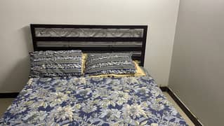 Queen size bed