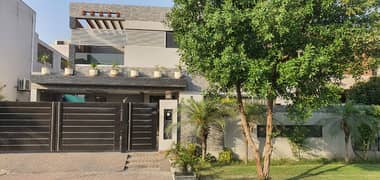 ZEE Real Estate & Builder Offers 1 Kanal Near to DHA Raya Club Awesome Location in The Hearth Of Ph 6 G Bock 1 Kanal Available