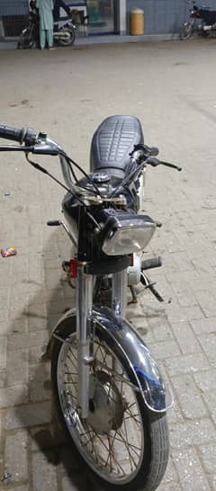 United 125