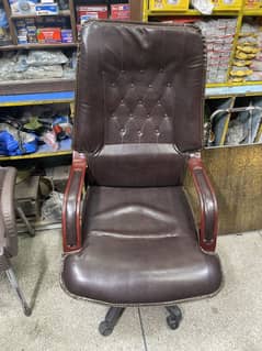 Boss chair for sale only 1.5 month used