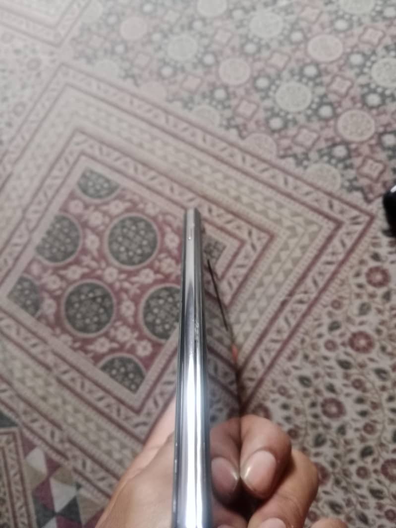 S10 plus 10/10 pta approve dual sim no any dot or line 1