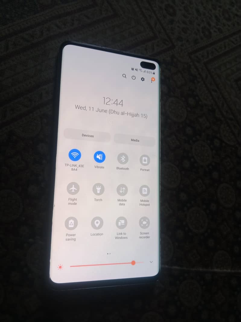 S10 plus 10/10 pta approve dual sim no any dot or line 4