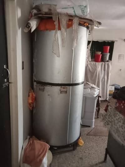 Parola wheat container / Container drum / Wheat container storage