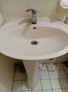Wash basins and commode sets