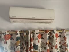 orient 1 ton ac in running condition with remote